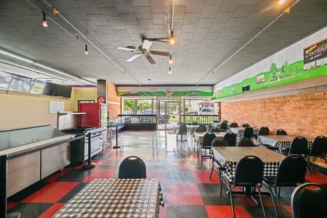 37 Broadway Street Mc Kenzie TN 38201