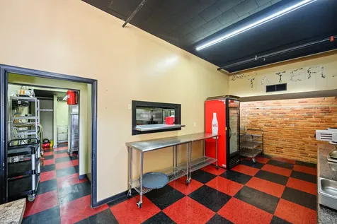37 Broadway Street Mc Kenzie TN 38201