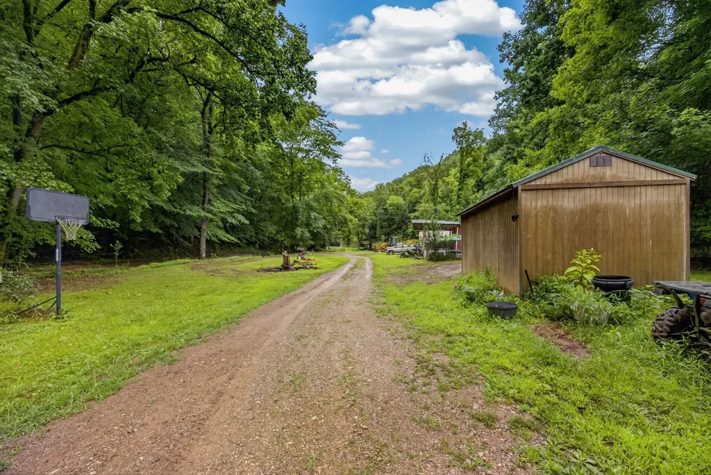 339 Wheeler Town Lane Bloomington Springs TN 38545