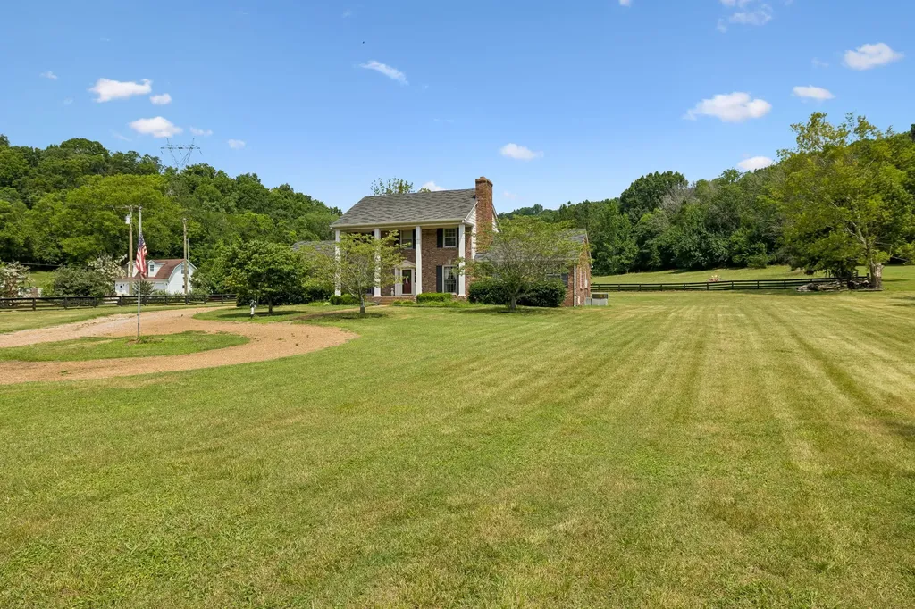 5402 Brick Church Pike Goodlettsville TN 37072