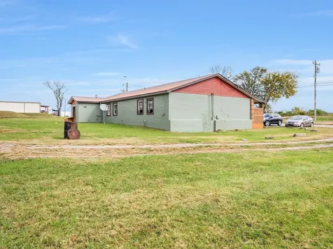 4921 Highway 48, N Nunnelly TN 37137