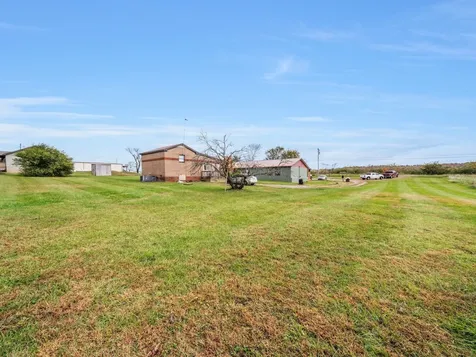 4921 Highway 48, N Nunnelly TN 37137