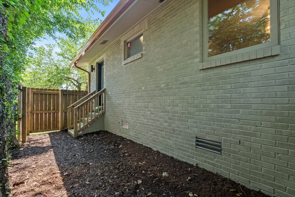 805 25th Ave, N Nashville TN 37208