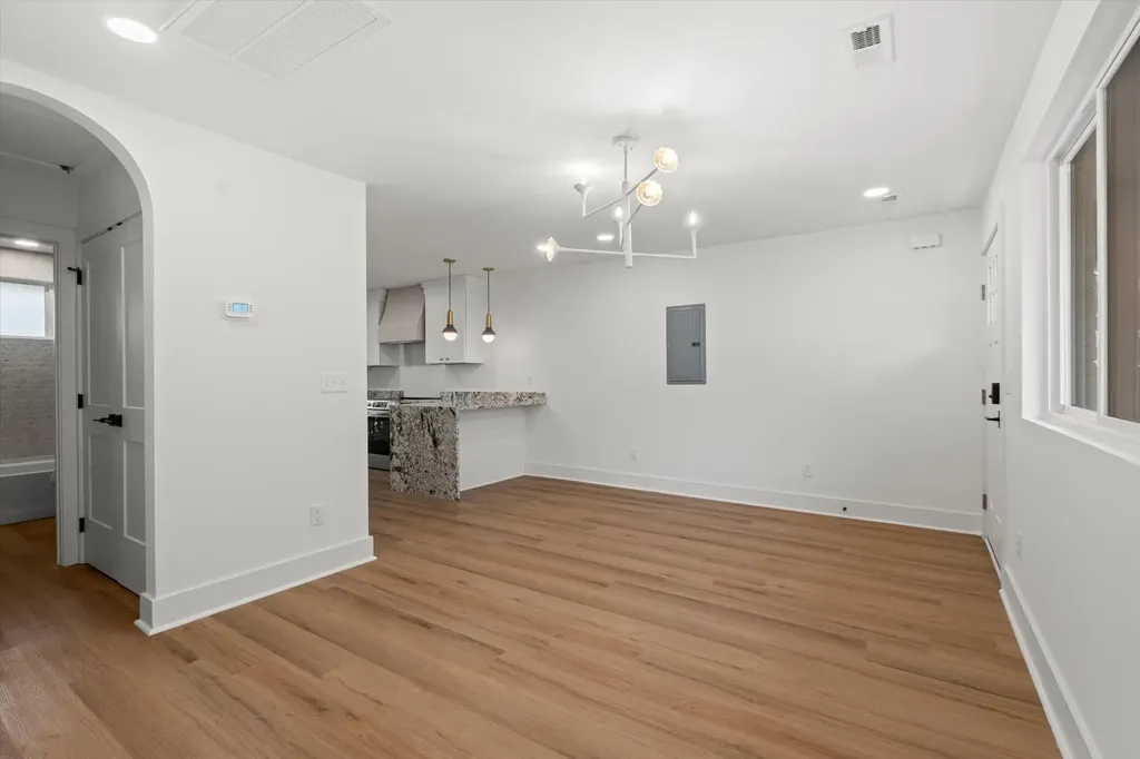 805 25th Ave, N Nashville TN 37208