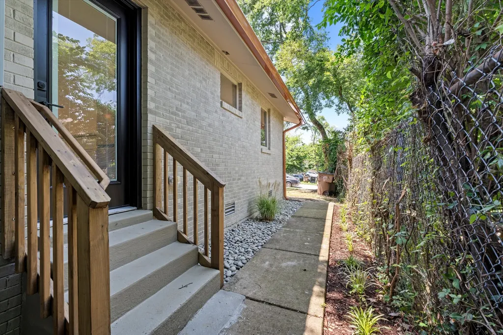 805 25th Ave, N Nashville TN 37208