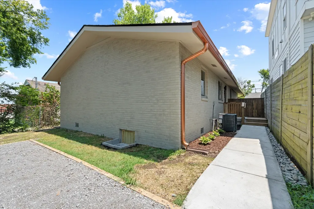 805 25th Ave, N Nashville TN 37208