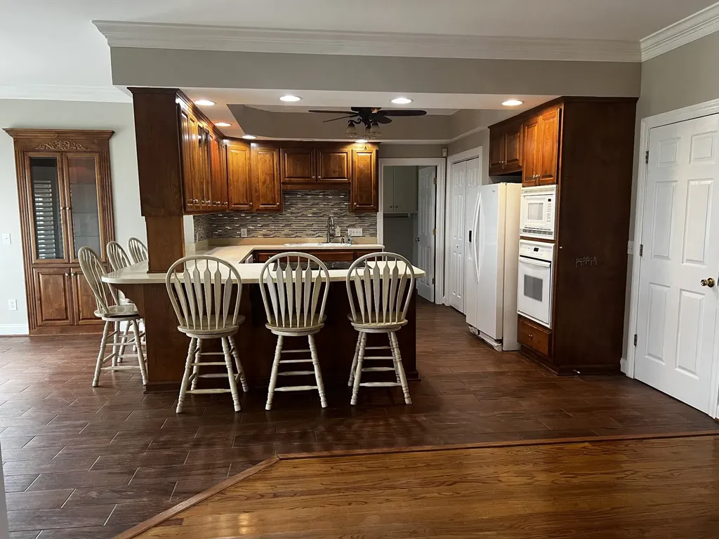 379 Bell Dr, W Winchester TN 37398