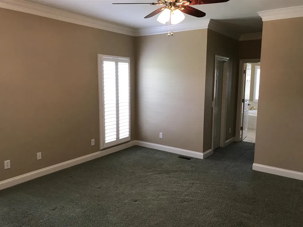 379 Bell Dr, W Winchester TN 37398