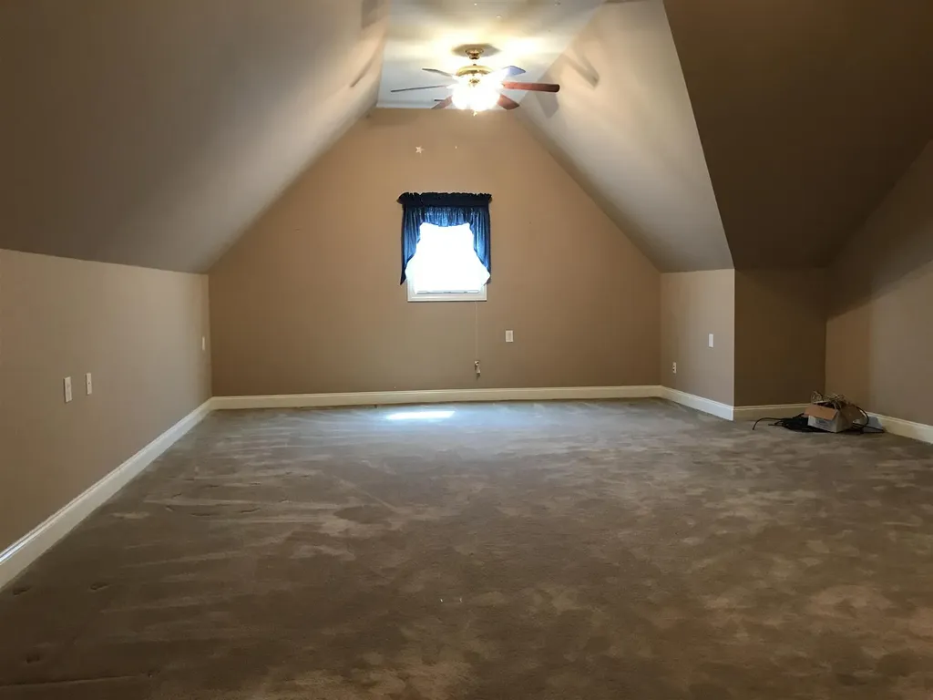 379 Bell Dr, W Winchester TN 37398