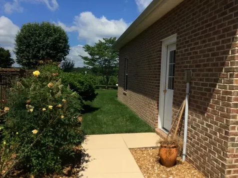 379 Bell Dr, W Winchester TN 37398