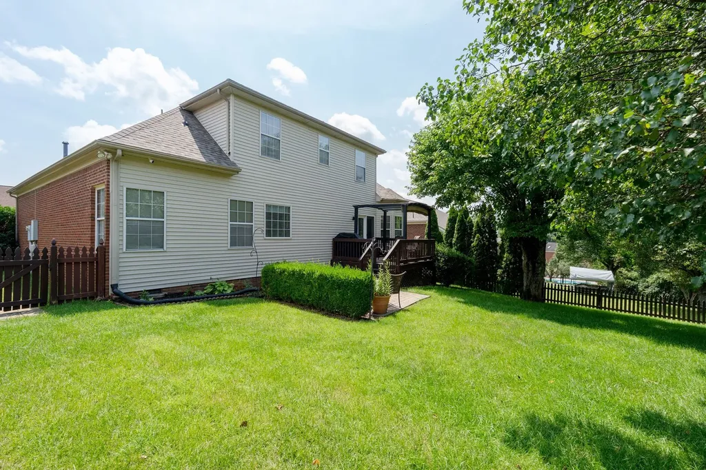 6317 Willow Oak Drive Nashville TN 37221