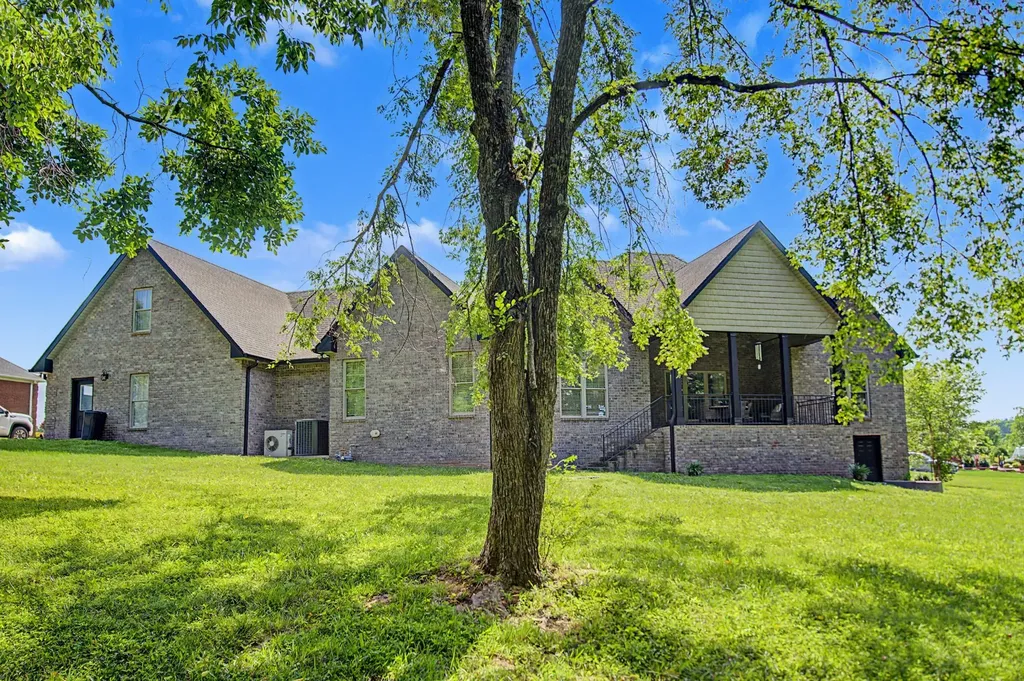 76 Maggie Lena Lane Lafayette TN 37083