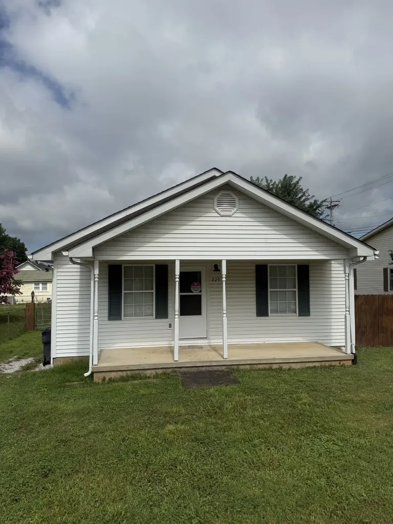 225 Rebel Hill Street Mcminnville TN 37110