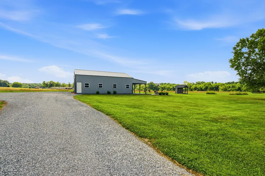 4043 Wilks Road Springfield TN 37172