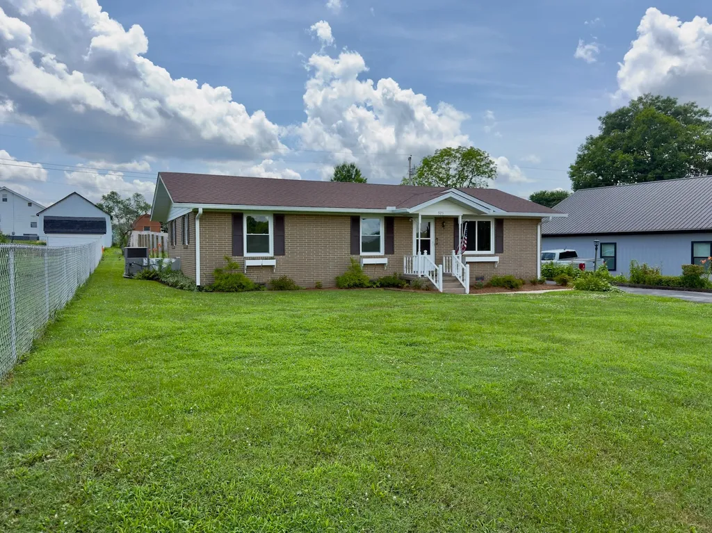 925 Old Mcminnville Road Woodbury TN 37190