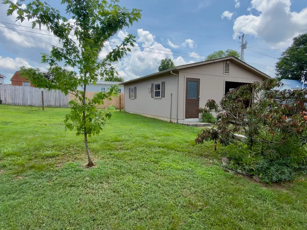 925 Old Mcminnville Road Woodbury TN 37190