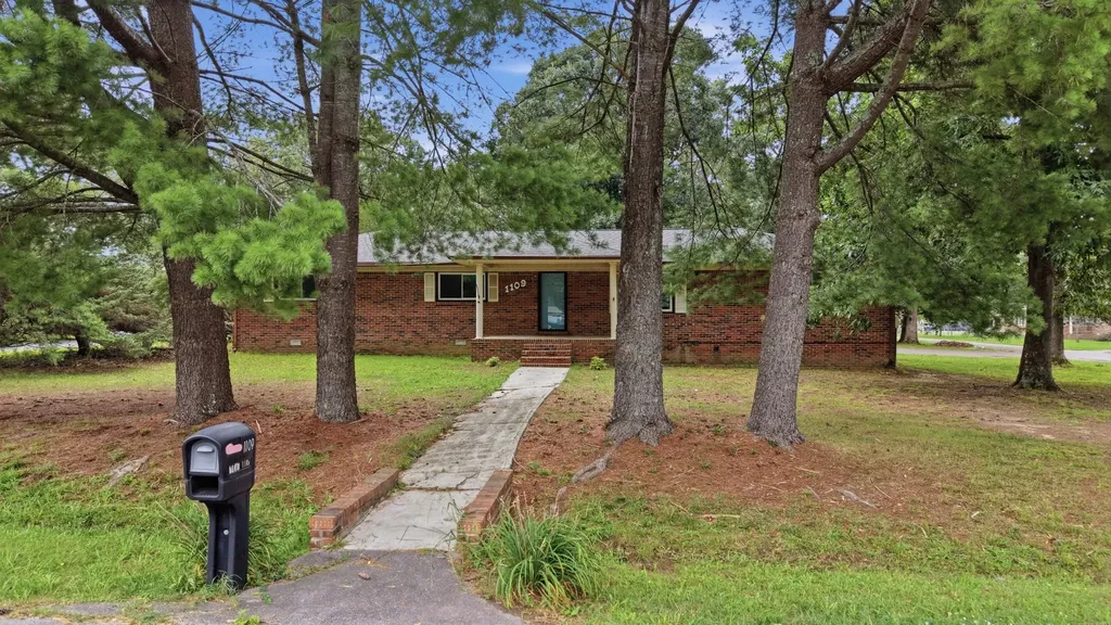 1109 Mcmahan Street Manchester TN 37355
