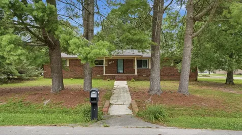 1109 Mcmahan Street Manchester TN 37355