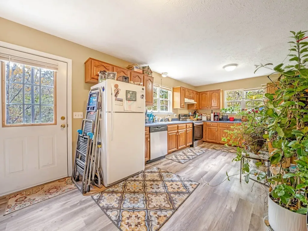 10116 Sneed Point Lyles TN 37098