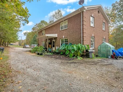 10116 Sneed Point Lyles TN 37098