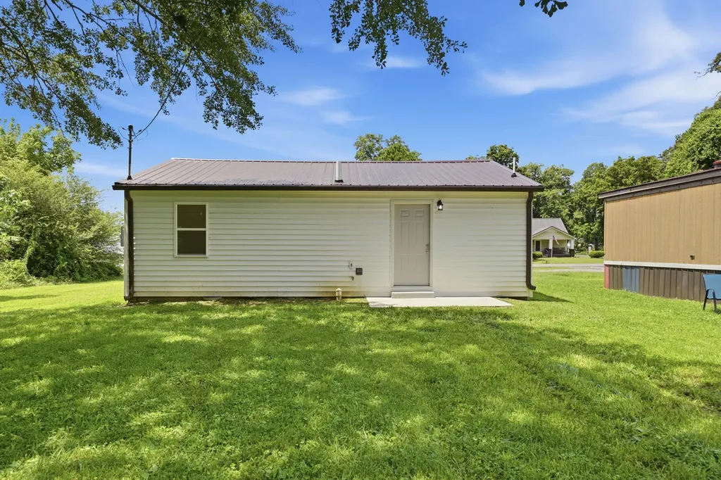 305 S Polk Street Tullahoma TN 37388