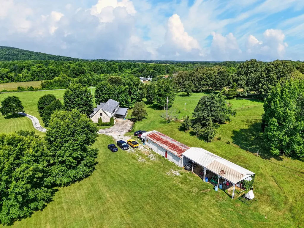 1377 Chestnut Grove Road Morrison TN 37357