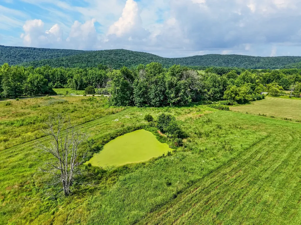 1377 Chestnut Grove Road Morrison TN 37357