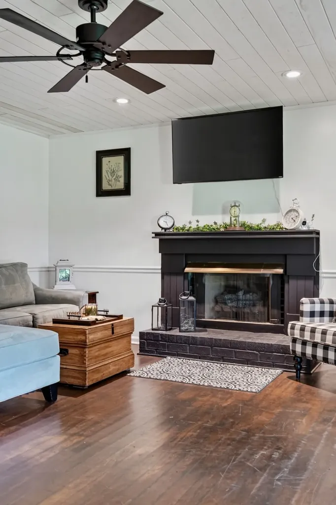 1377 Chestnut Grove Road Morrison TN 37357