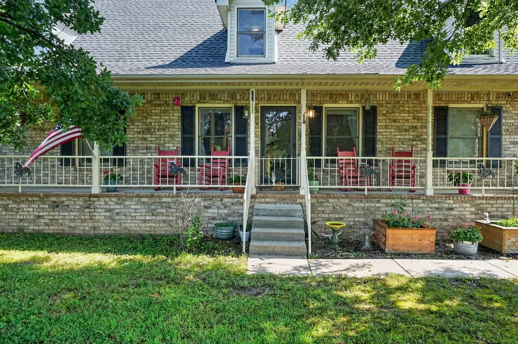 1377 Chestnut Grove Road Morrison TN 37357