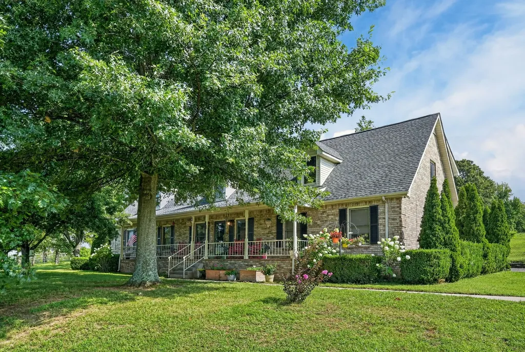 1377 Chestnut Grove Road Morrison TN 37357