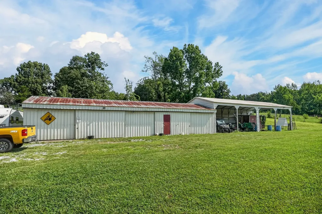 1377 Chestnut Grove Road Morrison TN 37357