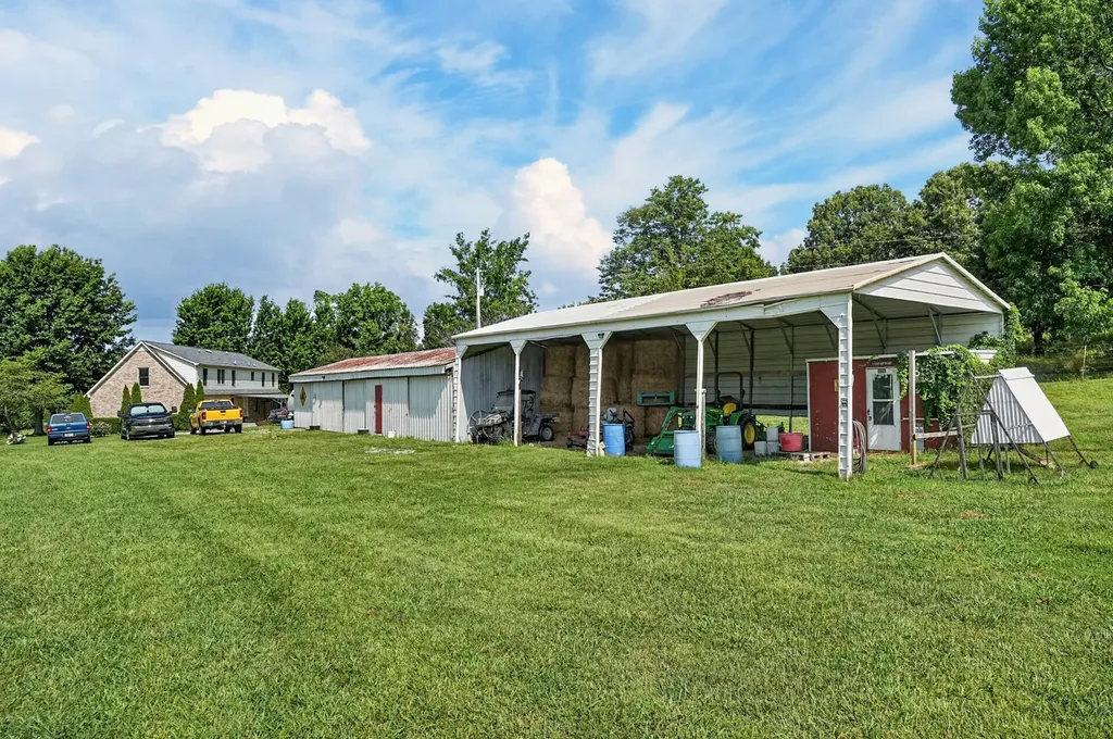 1377 Chestnut Grove Road Morrison TN 37357