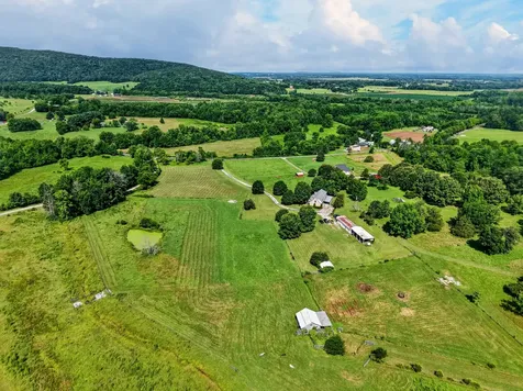 1377 Chestnut Grove Road Morrison TN 37357