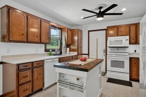 1377 Chestnut Grove Road Morrison TN 37357