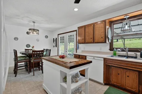 1377 Chestnut Grove Road Morrison TN 37357