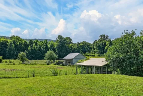 1377 Chestnut Grove Road Morrison TN 37357