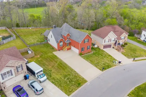 618 Winding Bluff Way Clarksville TN 37040