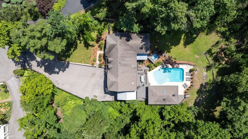 1244 Cliftee Drive Brentwood TN 37027
