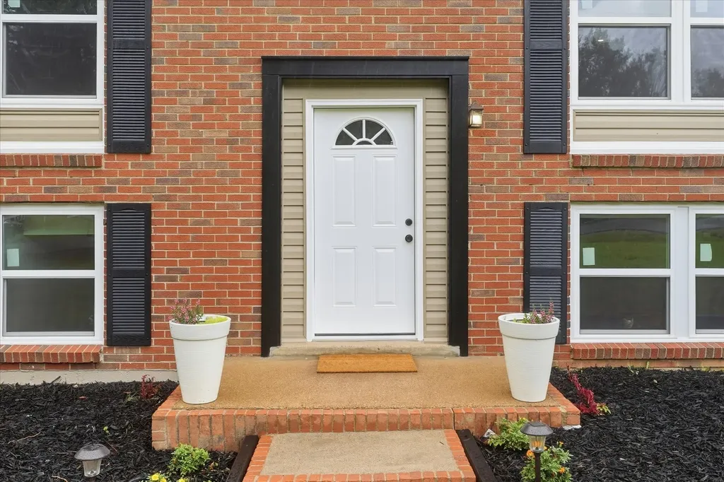 5009 Bonnameade Drive Hermitage TN 37076