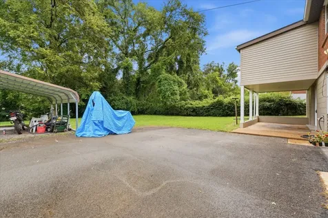 5009 Bonnameade Drive Hermitage TN 37076