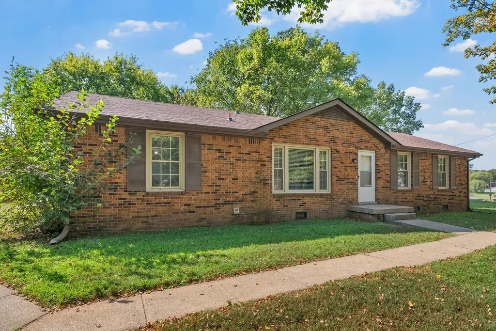300 Hundred Oaks Drive Clarksville TN 37043