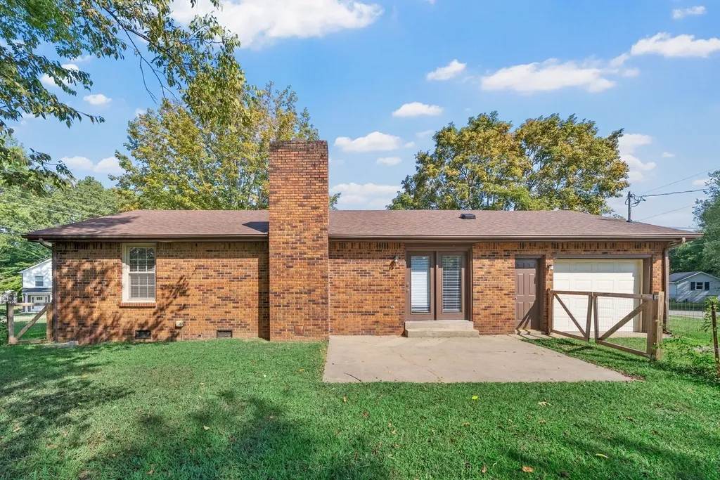 300 Hundred Oaks Drive Clarksville TN 37043