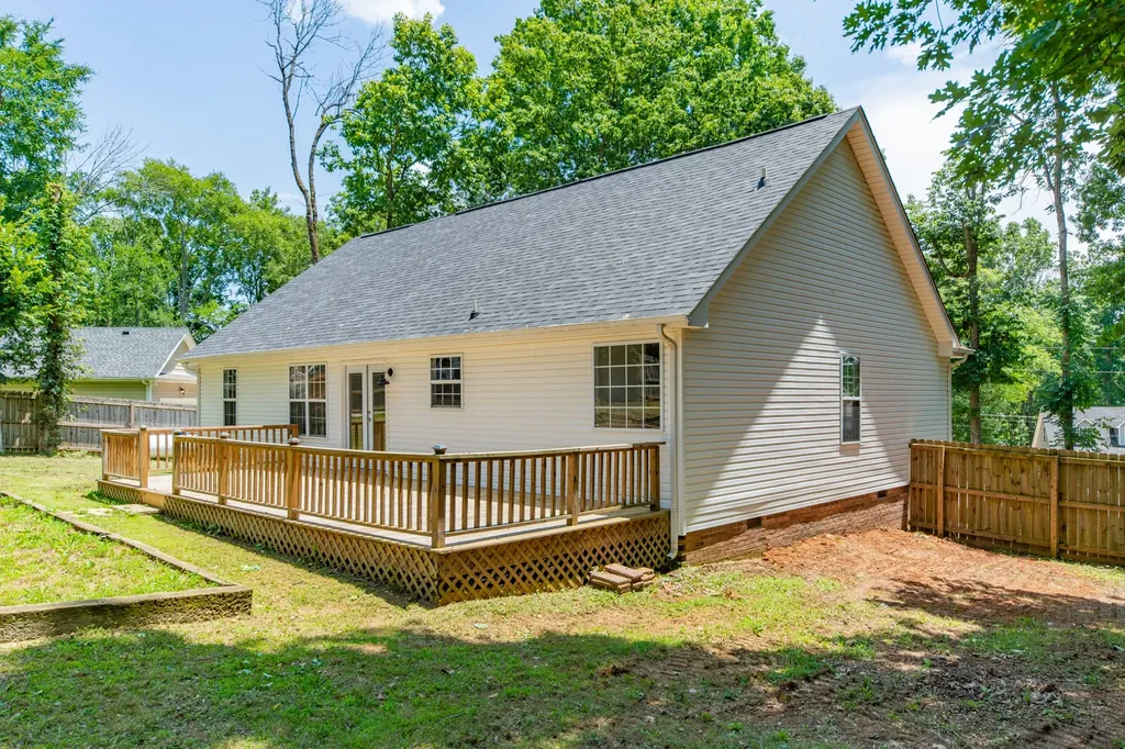 1504 Chestnut Cove Road Chapel Hill TN 37034