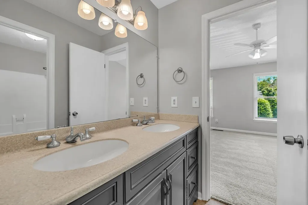 523 Williamsburg Drive Nashville TN 37214