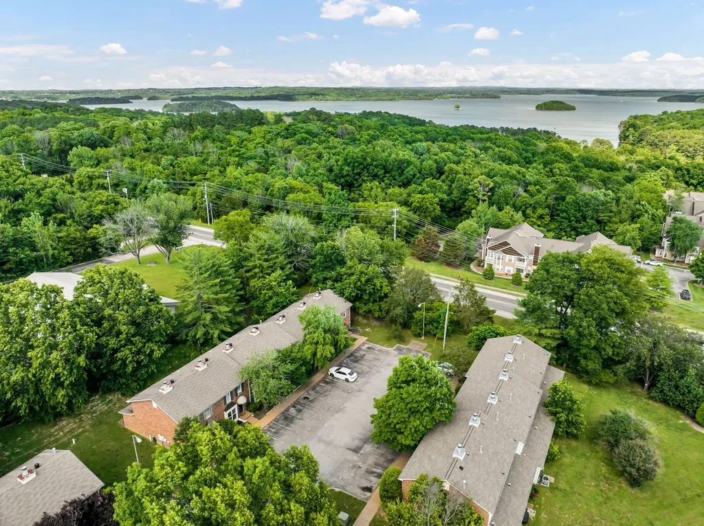 523 Williamsburg Drive Nashville TN 37214