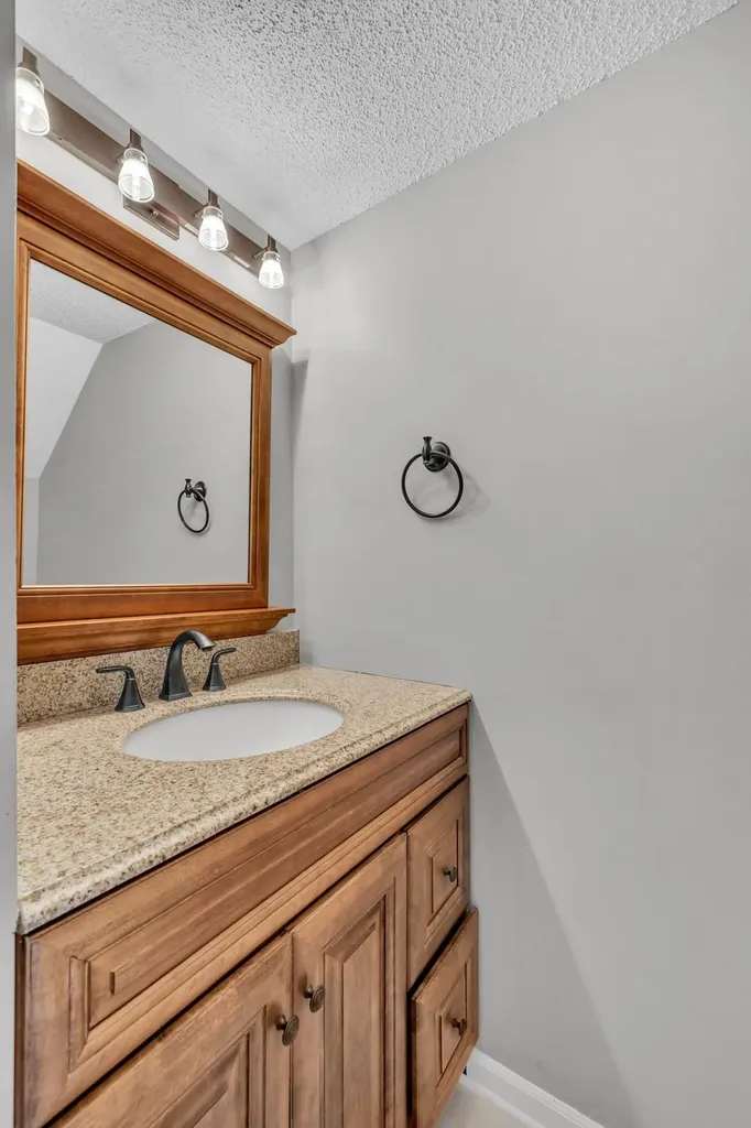 523 Williamsburg Drive Nashville TN 37214