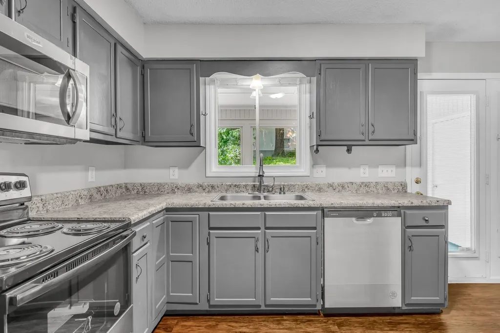 523 Williamsburg Drive Nashville TN 37214