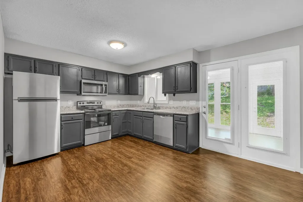 523 Williamsburg Drive Nashville TN 37214
