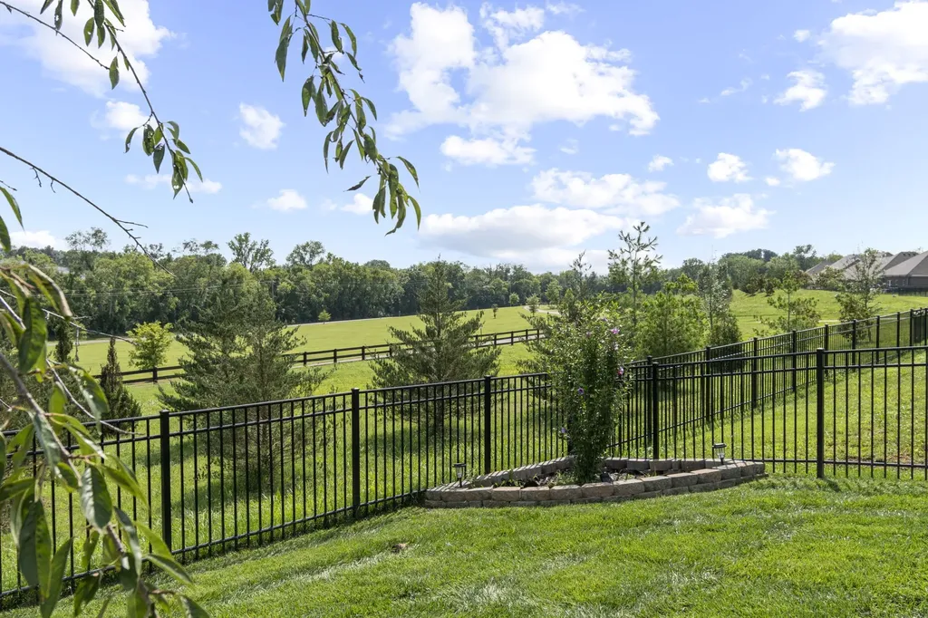 519 Kipton Trail Lebanon TN 37087