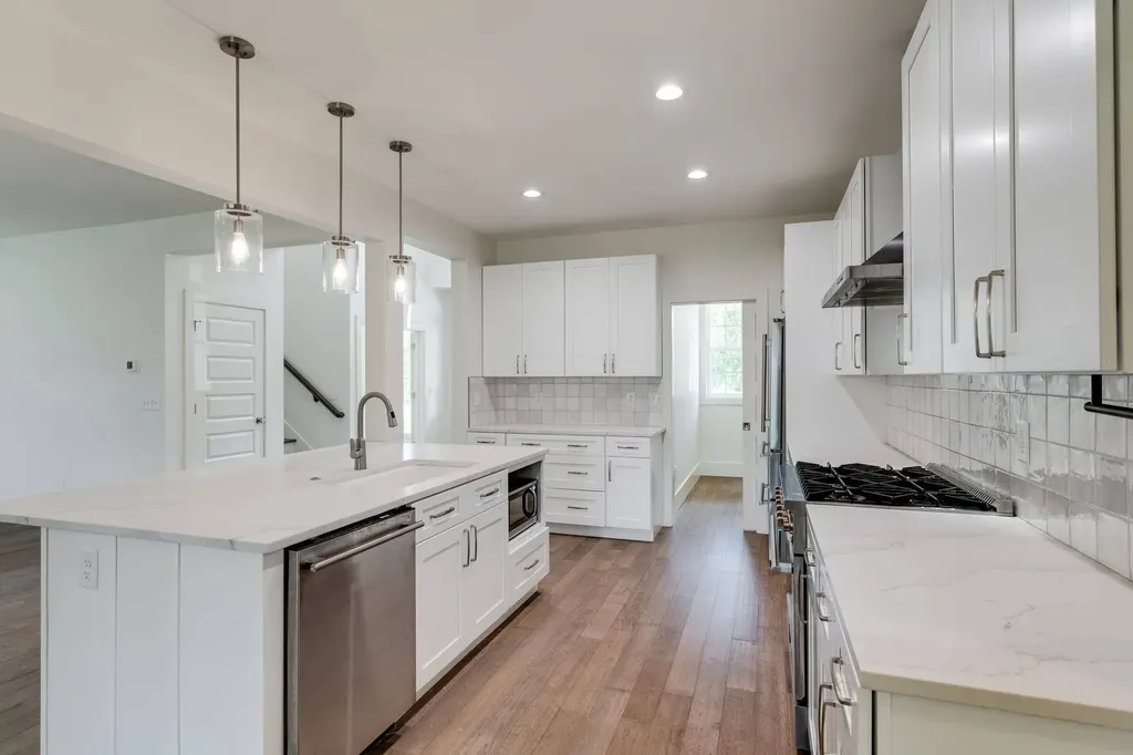 3011 Harlin Drive Nashville TN 37211